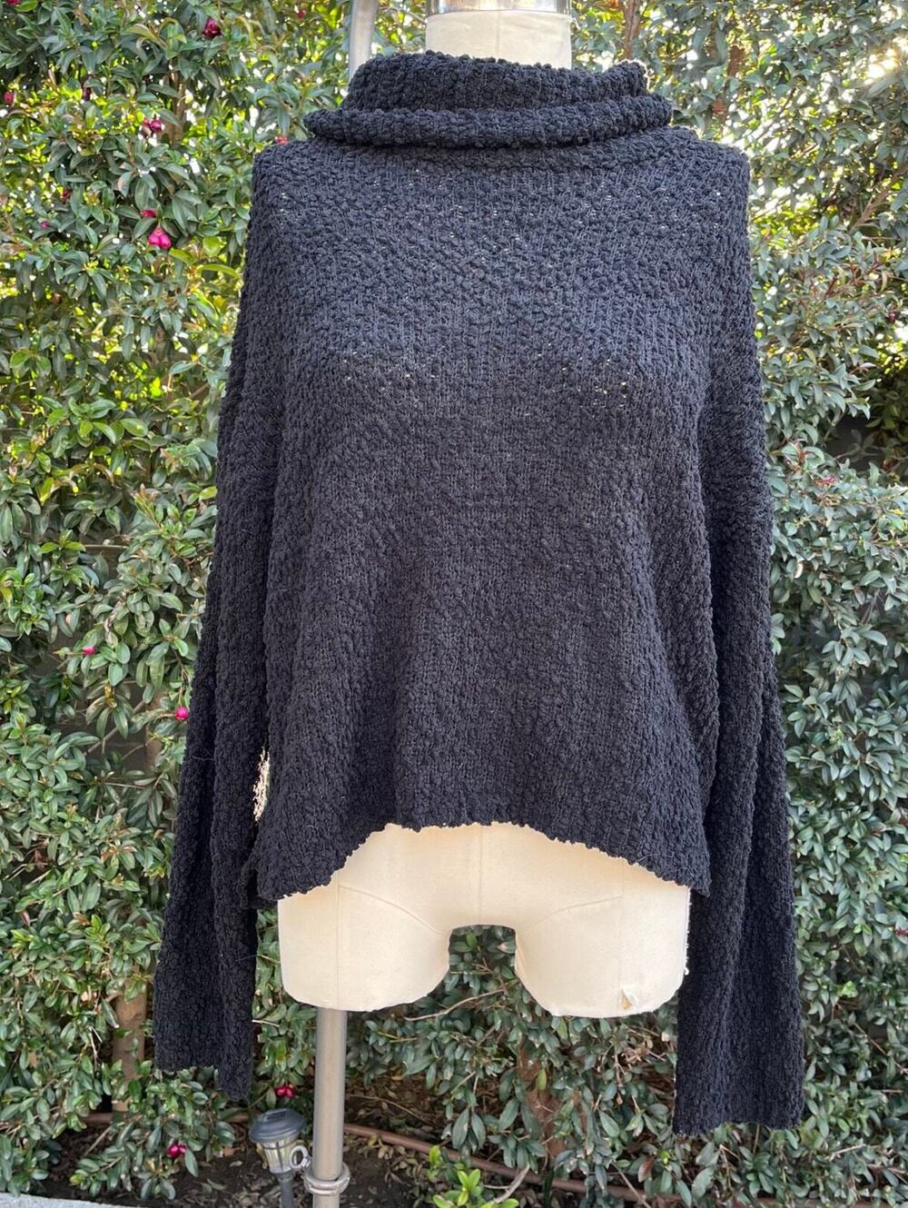 Bobeau Nordstrom Women Popcorn Turtleneck Sweater Large Black Bubble Pullover
